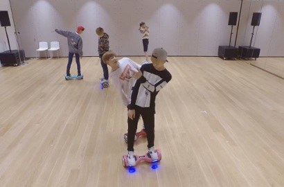 Nggak Takut Jatuh, Intip Aksi Keren NCT Dream Freestyle Hoverboard di Video Ini