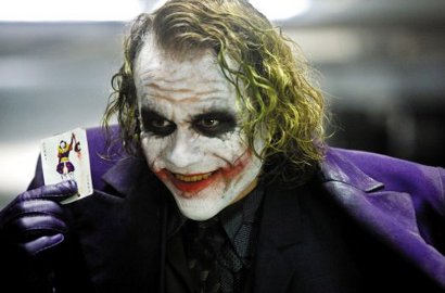 Heboh Teror Badut Mengerikan, Pria Berkostum Batman Jadi Pahlawan