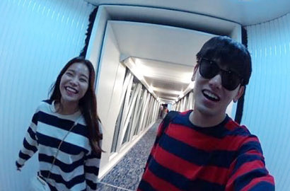 Liburan ke Dubai, Cantiknya Solar Mamamoo Pakai Hijab di 'We Got Married'