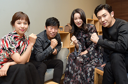 Bikin Ngakak, Begini Aksi Lee Joon Cs Sebelum Nonton 'Key of Life'