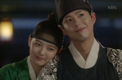 Park Bo Gum Ngaku Makin Dekat dengan Kim Yoo Jung Karena Adegan 'Moonlight' Ini
