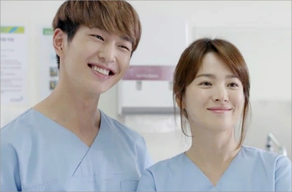 Ini Hasil Pertemuan Tak Sengaja Song Hye Kyo dan Onew SHINee