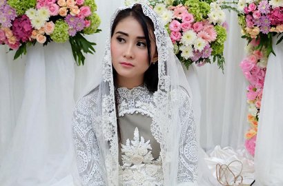 Segera Menikah, Ryana Dea Gelar Pengajian Bernuansa Pink dan Putih