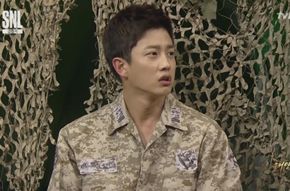 Bergaya Ala Tentara 'Decendants', Kim Min Suk cs Bikin Ngakak di 'SNL Korea'