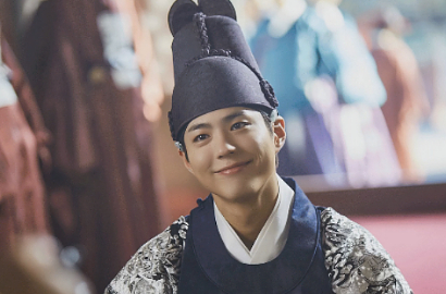Park Bo Gum Unyu Pamer Kiriman Song Joong Ki-Song Hye Kyo Buat 'Moonlight'