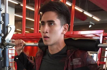 Verrell Bramasta Ganteng Gendong Bayi, Netter: Cocok Jadi Papah Muda