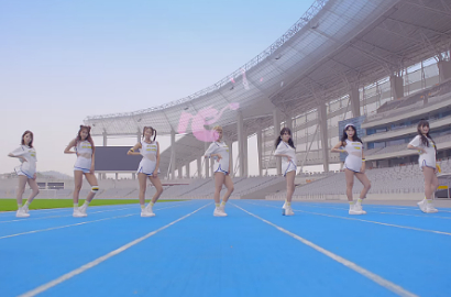Siap Rilis Album Versi Jepang, AOA Tampil Sporty di Teaser 'Runway'