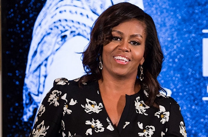 Kesakitan Karena Hak Tinggi, Michelle Obama Izinkan Wanita Telanjang Kaki di Gedung Putih
