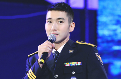 Gara-Gara Pakai Kawat Gigi, Siwon Jadi Gak Pede Senyum Ganteng?