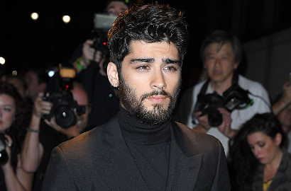 Ngefans Musisi Pakistan, Zayn Malik Rekam Lagu Berbahasa Urdu Untuk Ayah