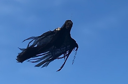 Sambut Halloween, Dementor Ini Terbang Mencari Korban