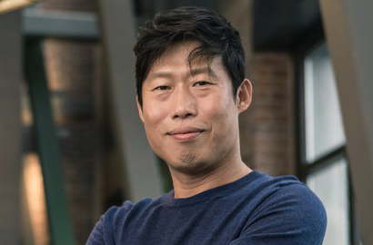 Ngaku Masih 32 Tahun, Yoo Hae Jin Bikin Film 'Key of Life' Laris Manis