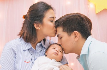 Fantastis, Bayi Chelsea Olivia dan Glenn Miliki Stroller 'Royal Baby' Super Mahal