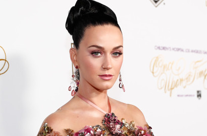 Katy Perry Gaet Produser Musik Taylor Swift, Persaingan Kembali Memanas?