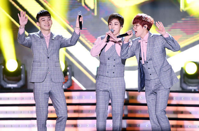 Beri Petunjuk Baru, Ini Dia Detail Debut Subunit EXO-CBX