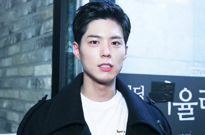 Fans Filipina Bikin Kesal Raba-Raba Punggung Park Bo Gum