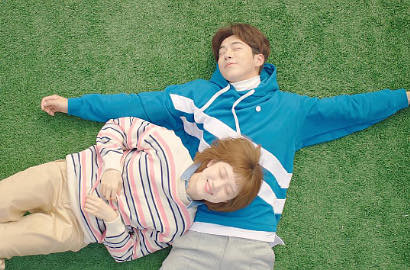 Teaser 'Kim Bok Ju' Bikin Baper, Lee Sung Kyung Tiduran di Perut Nam Joo Hyuk