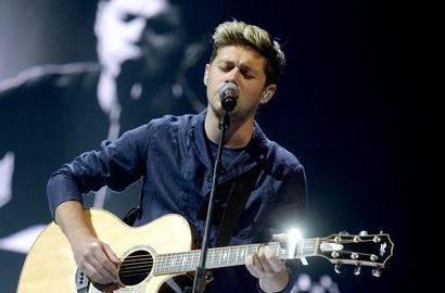 Perdana Live Bawakan 'This Town', Niall Horan Alami Kesalahan Teknis
