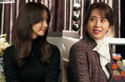 'Mesranya' Yoona - Song Yoon Ah Senyum Manis Sambil Pamer Naskah di BTS 'K2'