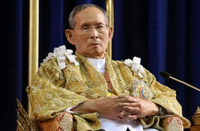 Serba Hitam, Beginilah Suasana Upacara Peringatan Kematian Raja Bhumibol