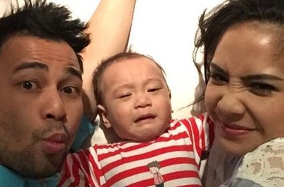 Super Imut, Video Rafathar Putra Raffi Ahmad Main Bareng Bule Ini Bikin Gemes