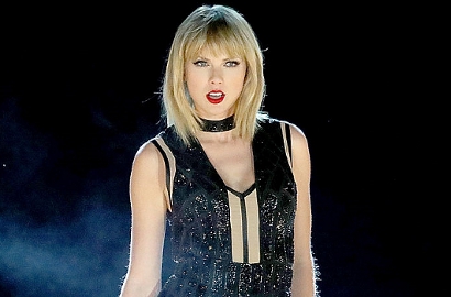 Posting Foto Lawas, Senangnya Taylor Swift Rayakan 10 Tahun Album Debut