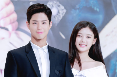 Bukan Park Bo Gum, Kim Yoo Jung Rileks Dengan Cowok Ini