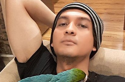 Bakal Resepsi di Bawah Laut, Intip Aksi Lucky Hakim Topless Berlatih Menyelam