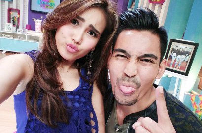 Ayu Ting Ting Sayang-Sayangan Bareng Robby Purba, Raffi Ngapain Ya Ditinggal Nagita Umroh?