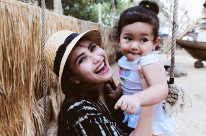 Dulunya Galak, Ayu Ting Ting Tak Jaim Selfie 'Jelek' Bareng Bilqis