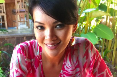 Farah Quinn Mendadak Ikut 'Jualan' Jajanan Pasar, Netter Malah Salah Fokus