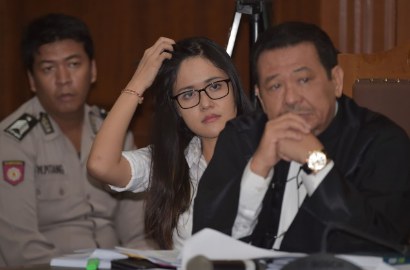 Suasana Ruang Sidang Vonis Jessica Dipenuhi Warna Putih, Apa Artinya?