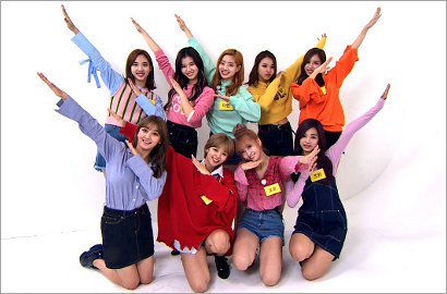 Demi Benda Ini Twice Rela Random Play Dance di 'Weekly Idol'