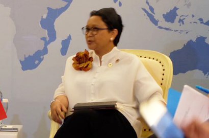 Ayah Mangkat, Menlu Retno Marsudi Tinggalkan Tamu Internasional di Bali