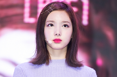 Kelewat Gemes, Nayeon Twice Malah Promosikan Grup Rivalnya Ini