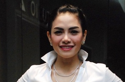 Tak Kapok 'Mandi Kucing' Diprotes, Nikita Mirzani Unggah Foto Pamer Dada