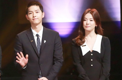 Begini Imutnya Song Joong Ki-Song Hye Kyo Jadi Fansite Dadakan di Korea Culture Awards