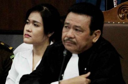 Peluk Jessica Usai Sidang Vonis, Otto Hasibuan Hampir Menangis Gara-Gara Ini