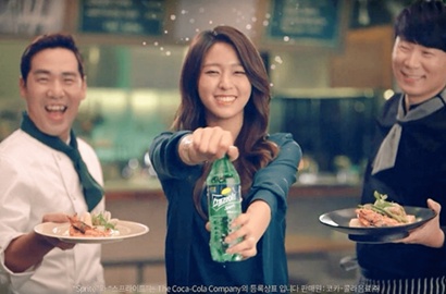Secantik Bidadari, Seolhyun Bikin Segar di Iklan Minuman Bersoda