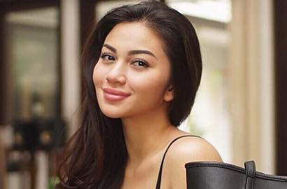 Kenakan Gaun Merah, Ariel Tatum Girang Pamer Lekuk Tubuh Seksi