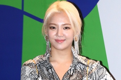 Hyoyeon SNSD Foto di Depan Pagar Seng Bali, Reaksi Netter Bikin Ngakak