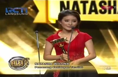 Tegar Stefan Ngaku Tak Pernah Pacari Perawan, Natasha Wilona Menang di Silet Awards