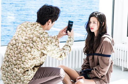 Jun Ji Hyun Dikelilingi Teratai, Lee Min Ho Naik Kuda di 'Legend of The Blue Sea'