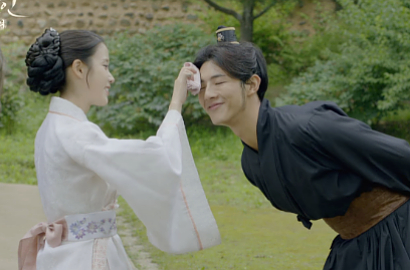 Bukan Lee Jun Ki, IU Mati dalam Pelukan Ji Soo di 'Scarlet Heart Ryeo'?