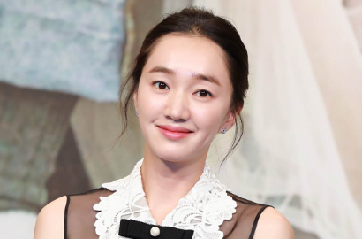 Menggigil Kedinginan, Soo Ae Malah Tidur Beralas Lantai di 'Man In Our House'