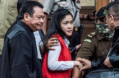 Dipenjara, Jessica Langsung Sahabatan Dengan Angelina Sondakh