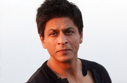 Siap Gelar Pesta Ultah, Shahrukh Khan Mulai Selfie Bareng 'Tamu'