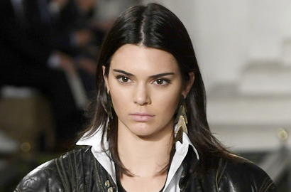Alami Kelumpuhan Tidur, Kendall Jenner: Jantungku Terasa Berhenti