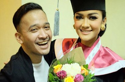 Ruben Onsu Pamer Bareng Jupe di Lokasi Syuting, Ikut Main 'Gara-Gara Duyung'?