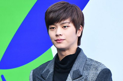 Pakai Jaket Semangka, Sungjae BTOB Masih Tetap Ganteng!